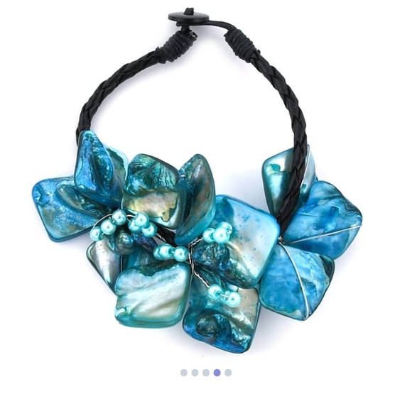 🆕️Navy Blue Seed Beaded Floral Necklace (20 Inches) & Stretch Bracelet (8") - Picture 4 of 8